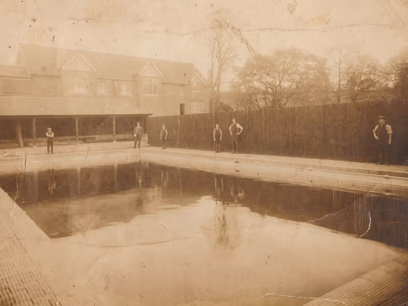 Northbrook Swimming Pool, believed to be in the 1920s, photo by Michael Davey